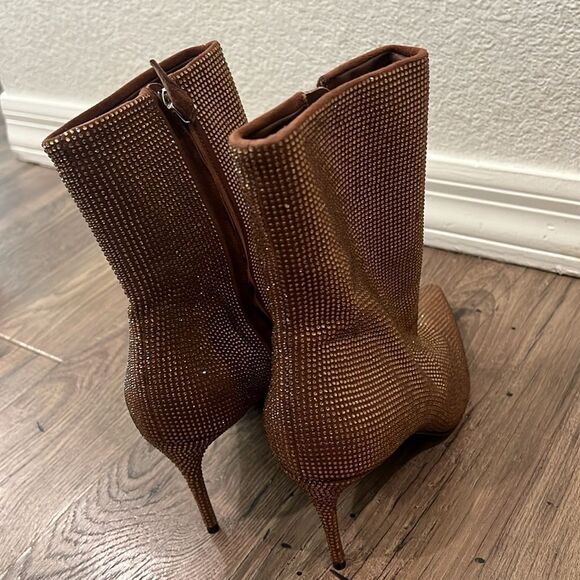 Black suede studio dahlia crystal embellished pointy boots - Picture 9 of 9